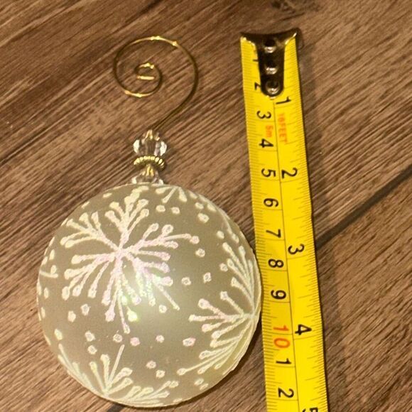 White Glitter Snowflake Frosted Hand blown Glass Christmas Ball Swirl Hook Hangi - Picture 7 of 8